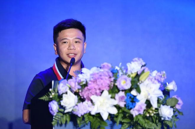 2020年石墨烯电热技术发展峰会暨聚暖科LOL比赛的竞猜"平台技品牌发布盛典在珠海举办(图5)