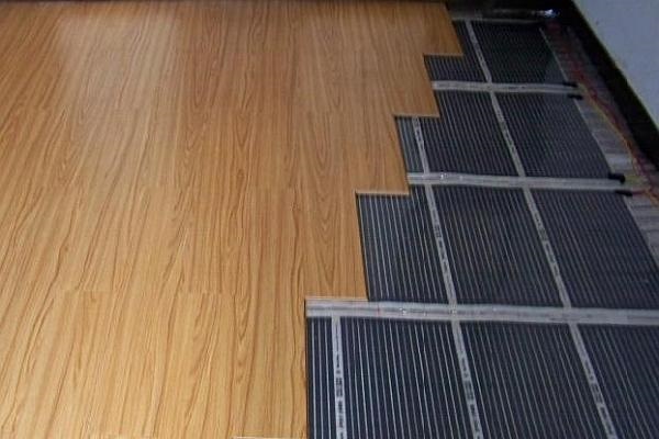 英雄联盟比赛电热地板的安装方法 电热地板的优缺点有哪些(图2)